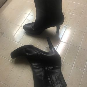 Bandolino Black booties size 8.5